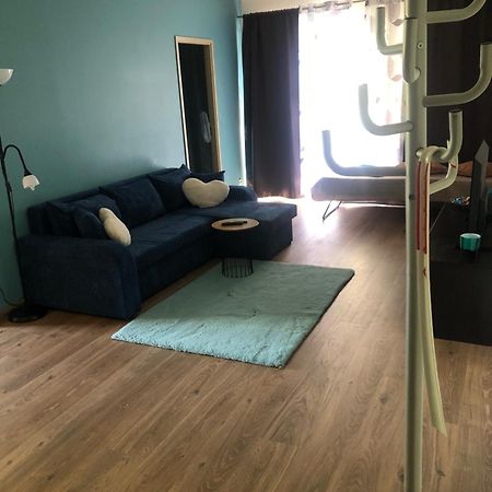 Kalevite Kodu 2-Toaline Apartment! Kuressaare Kültér fotó