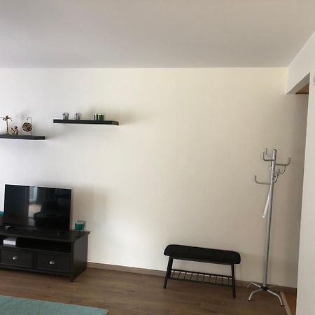 Kalevite Kodu 2-Toaline Apartment! Kuressaare Kültér fotó