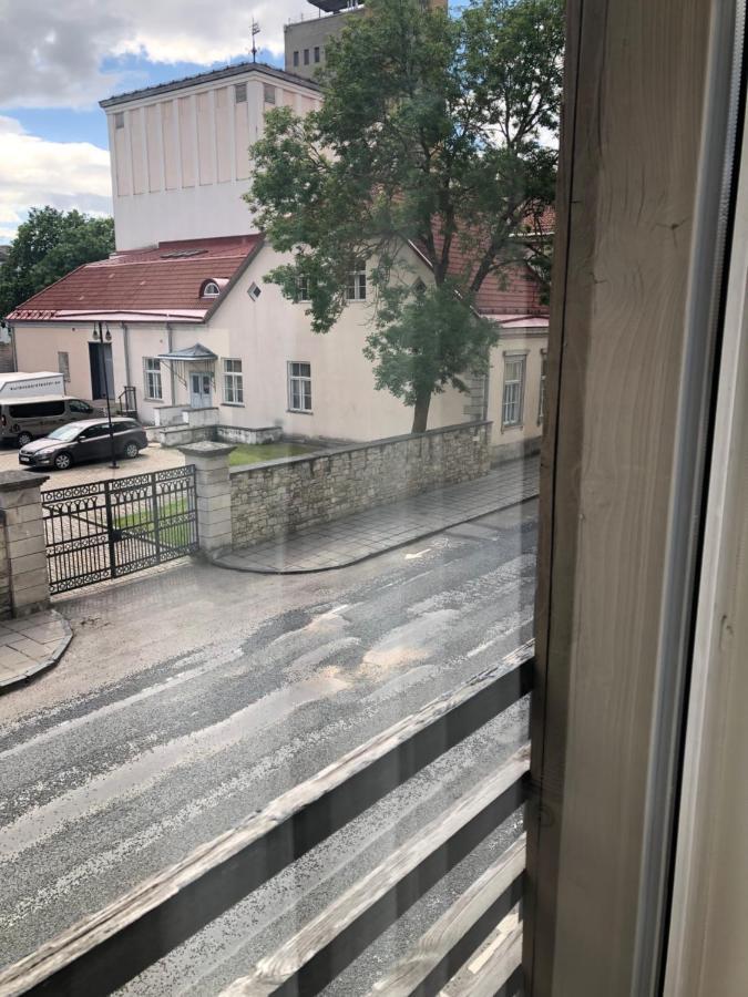 Kalevite Kodu 2-Toaline Apartment! Kuressaare Kültér fotó