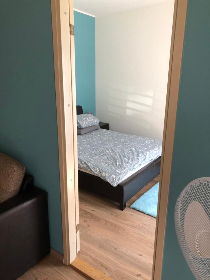 Kalevite Kodu 2-Toaline Apartment! Kuressaare Kültér fotó
