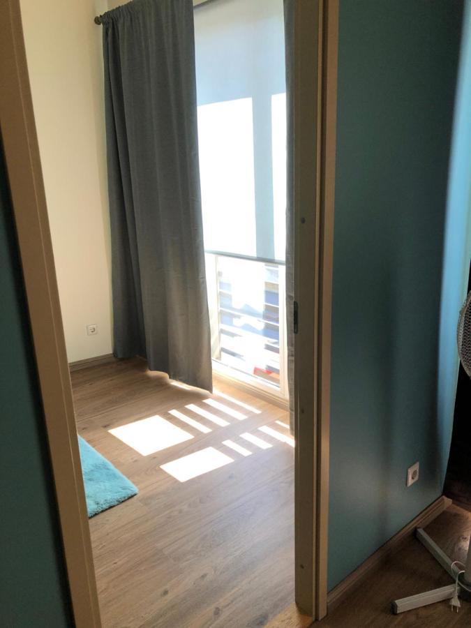Kalevite Kodu 2-Toaline Apartment! Kuressaare Kültér fotó