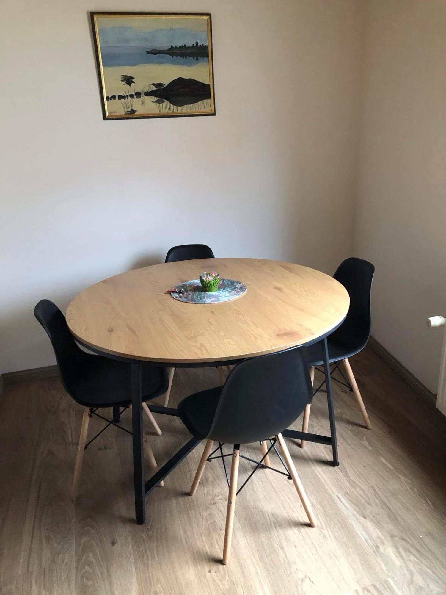 Kalevite Kodu 2-Toaline Apartment! Kuressaare Kültér fotó