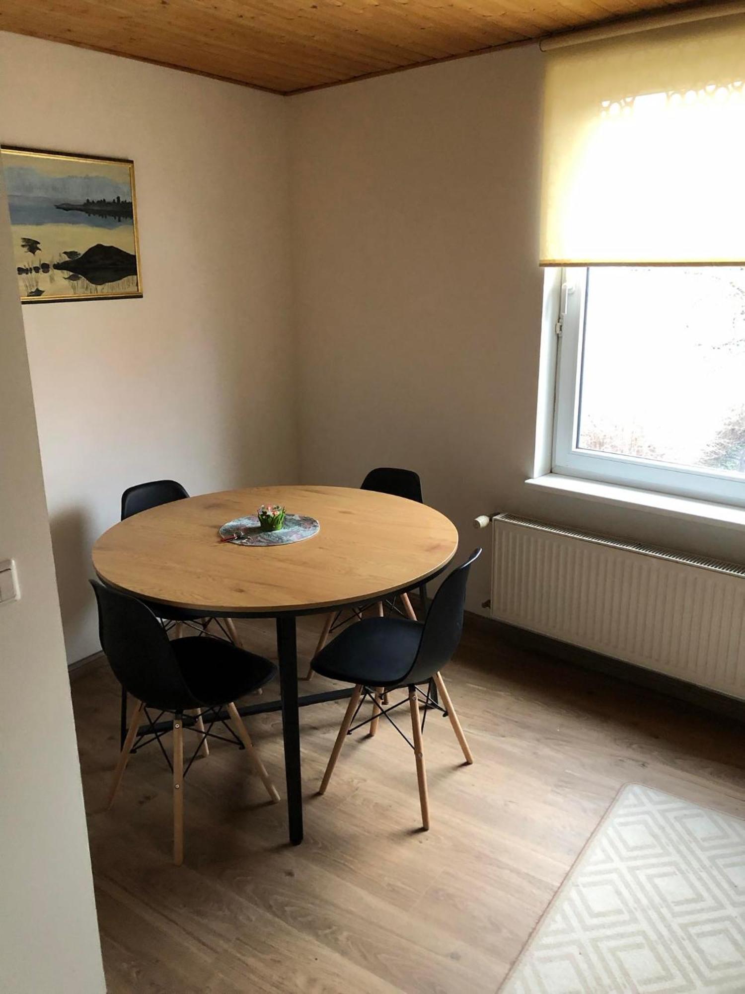 Kalevite Kodu 2-Toaline Apartment! Kuressaare Kültér fotó
